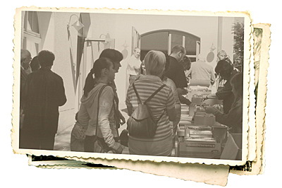 images/Archiv/2021/archiv-2021-gemeinschaftvorkirche.jpg